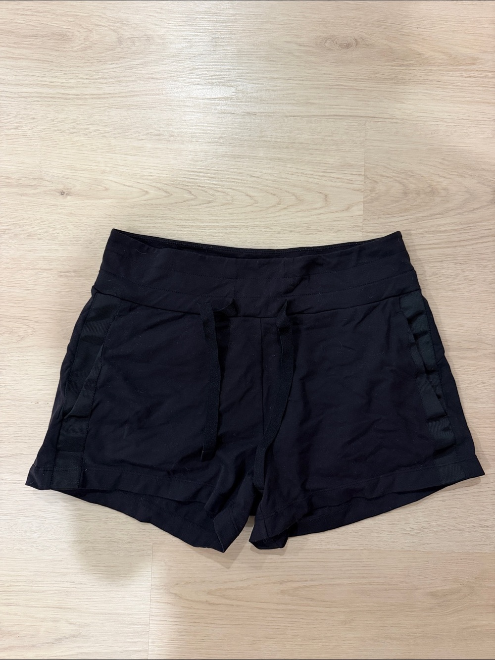 Athleta small Black Women's Athletic Drawstring Shorts